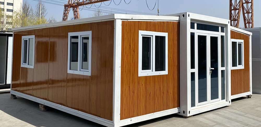 Double-Wing Expansion Case